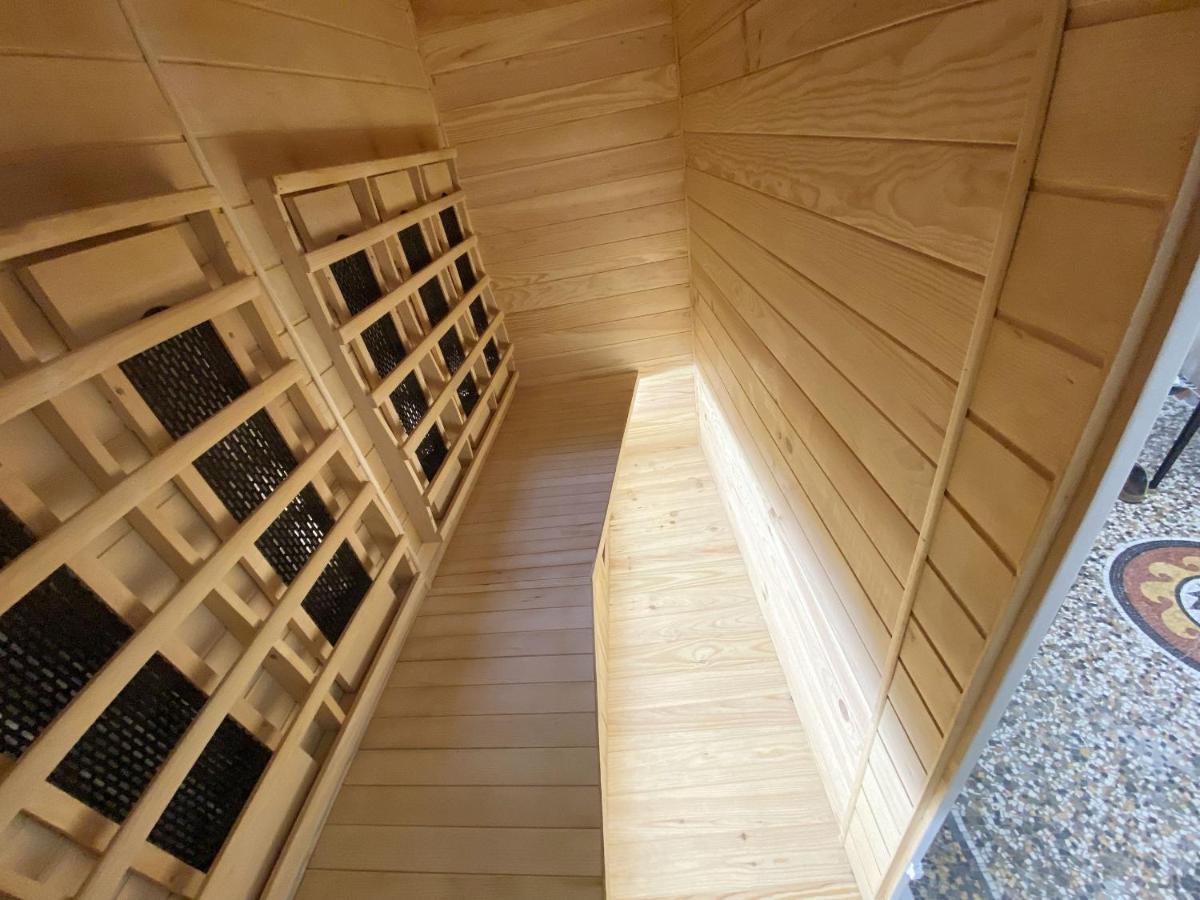 Le Clovis Suites Spa Sauna แร็งส์ ภายนอก รูปภาพ